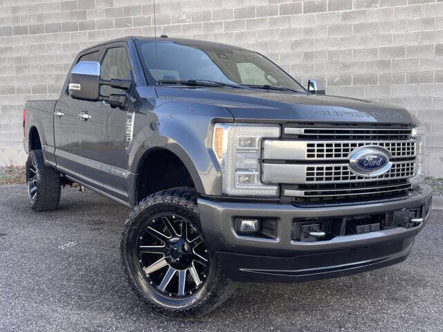 Used 2017 Ford F350 Platinum w/ Platinum Ultimate Package image 2