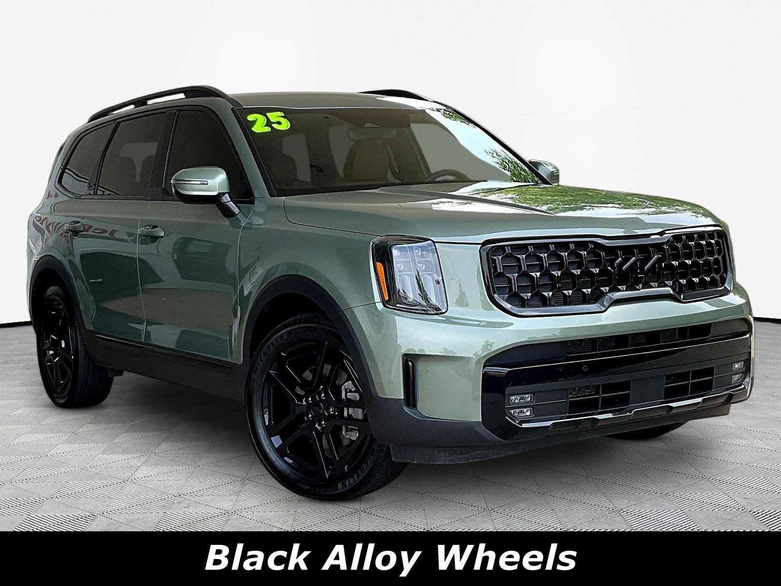 Used 2025 Kia Telluride SX Prestige X-Line AWD/4WD image 3