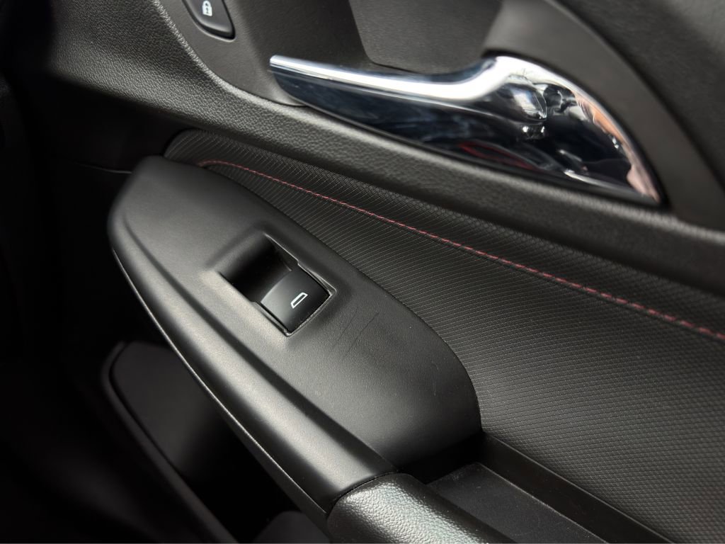 Used 2023 Chevrolet TrailBlazer RS w/ Convenience Package image 9