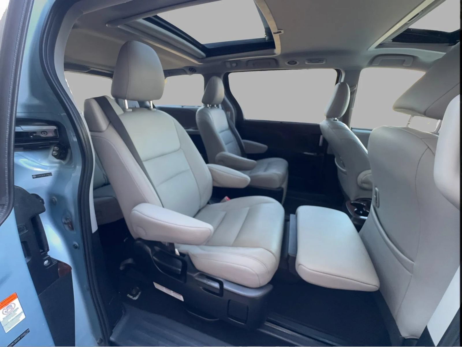 Used 2015 Toyota Sienna Limited FWD image 34
