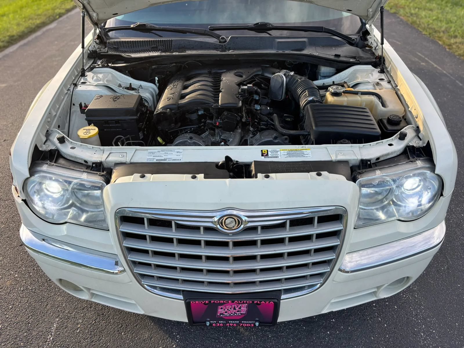 Used 2008 Chrysler 300 Limited RWD image 10