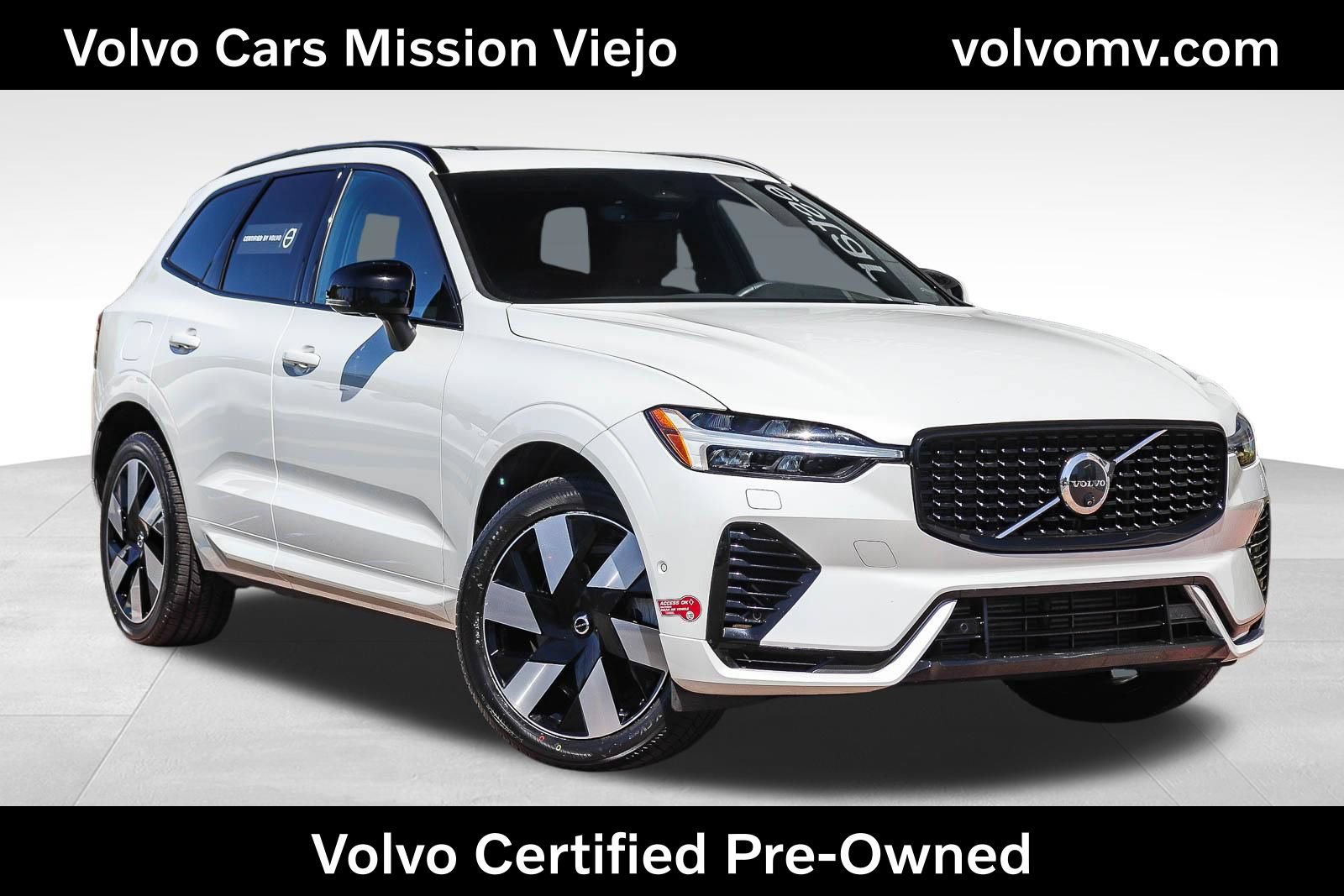 Used 2024 Volvo XC60 T8 Plus w/ Protection Package Premier AWD/4WD image 1