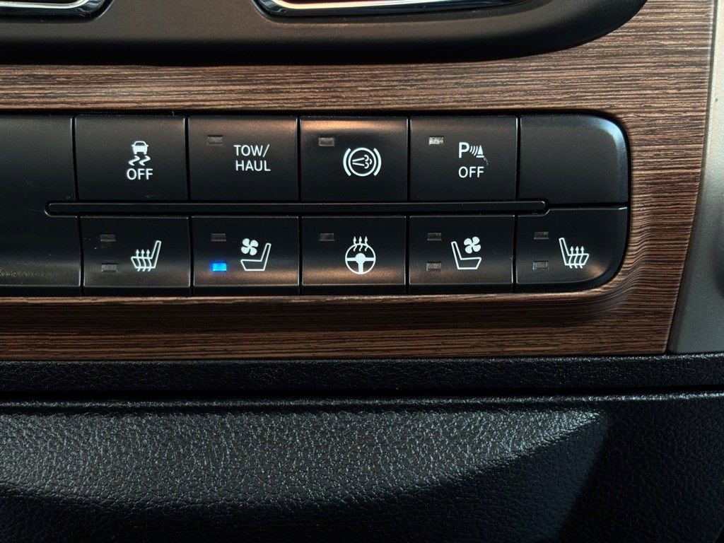 Used 2014 RAM 2500 Laramie AWD/4WD image 39