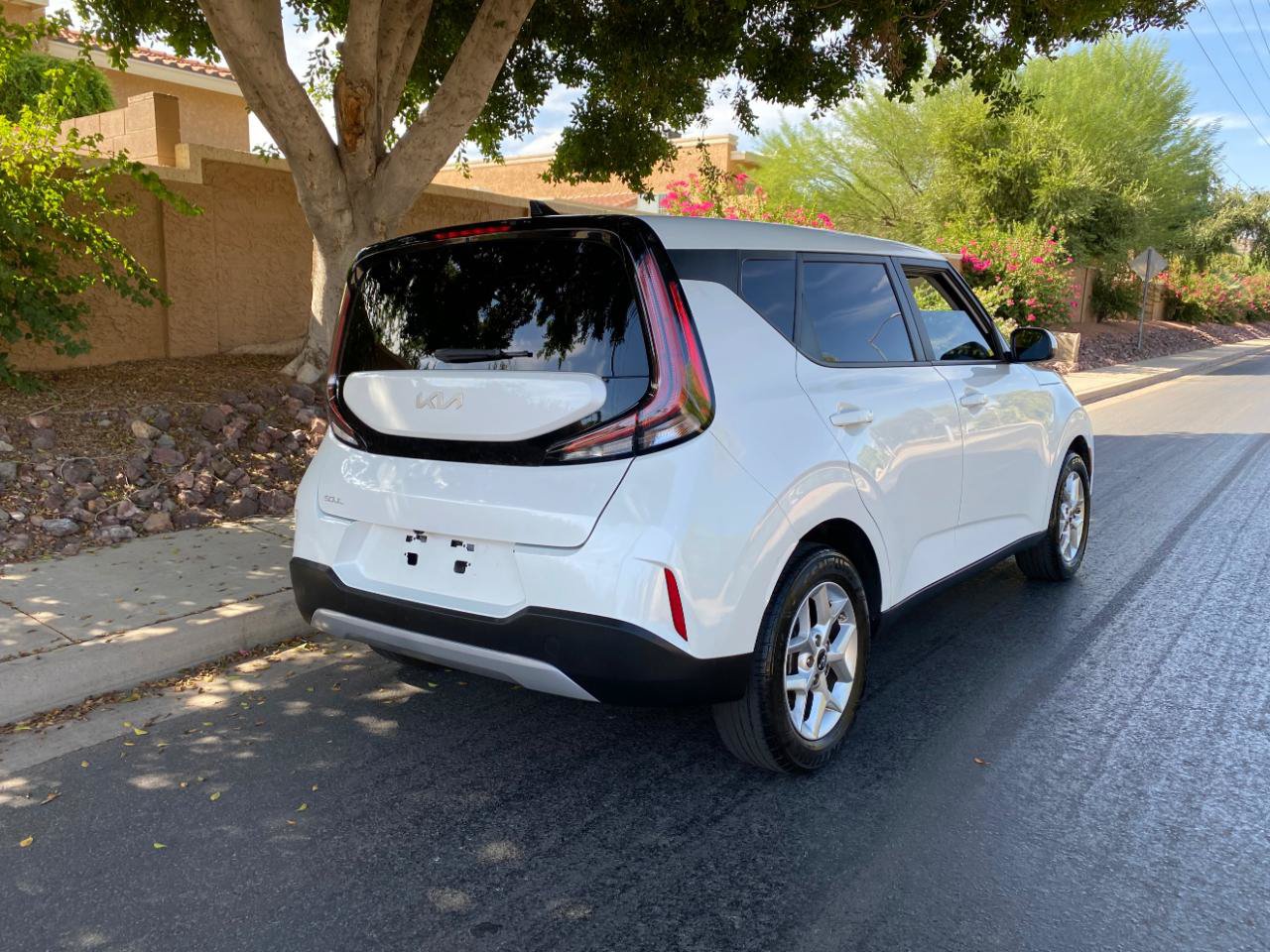 Used 2025 Kia Soul LX w/ LX Technology Package FWD image 6