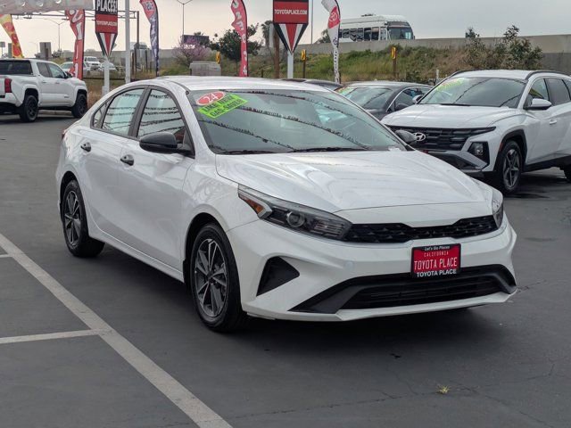 Used 2024 Kia Forte LXS w/ LXS Technology Package image 3