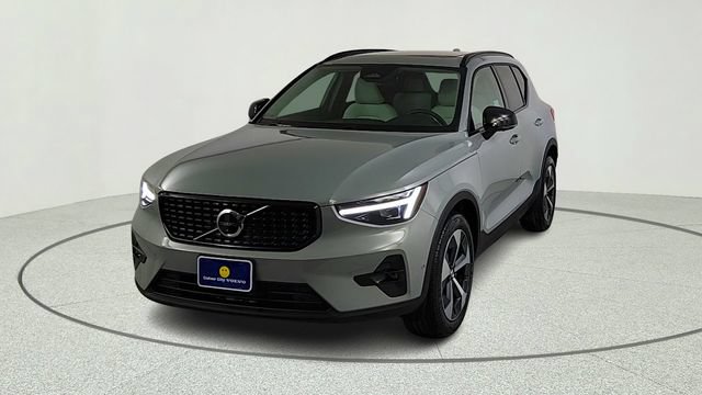 New 2026 Volvo XC40 B5 Plus w/ Protection Package Premier AWD/4WD image 2