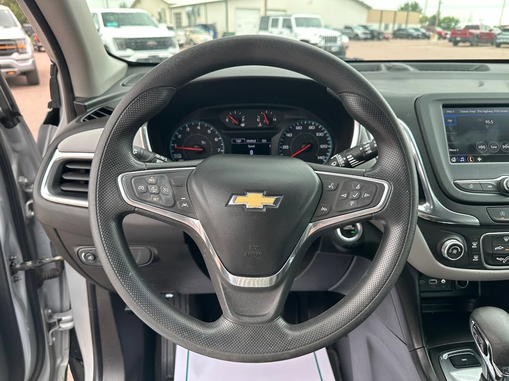 Used 2022 Chevrolet Equinox LS AWD/4WD image 14