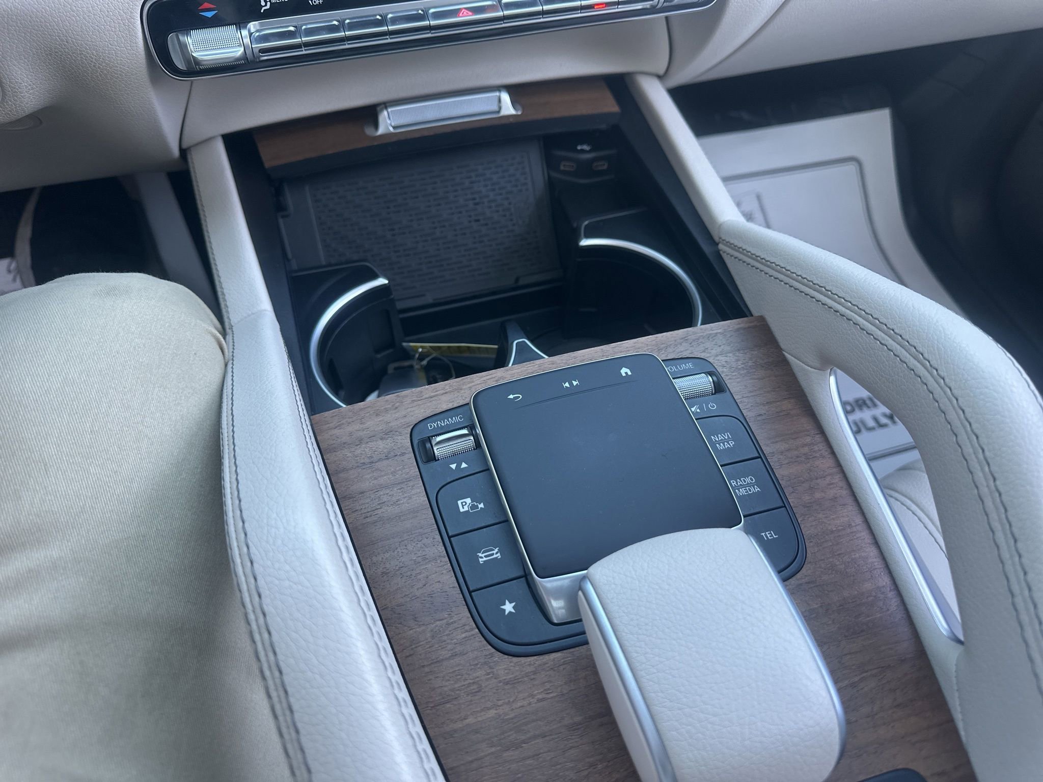 Used 2024 Mercedes-Benz GLS 450 4MATIC image 34