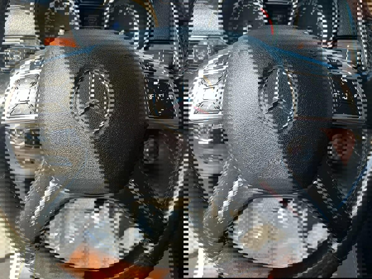 Used 2014 Mercedes-Benz GL 550 4MATIC image 15