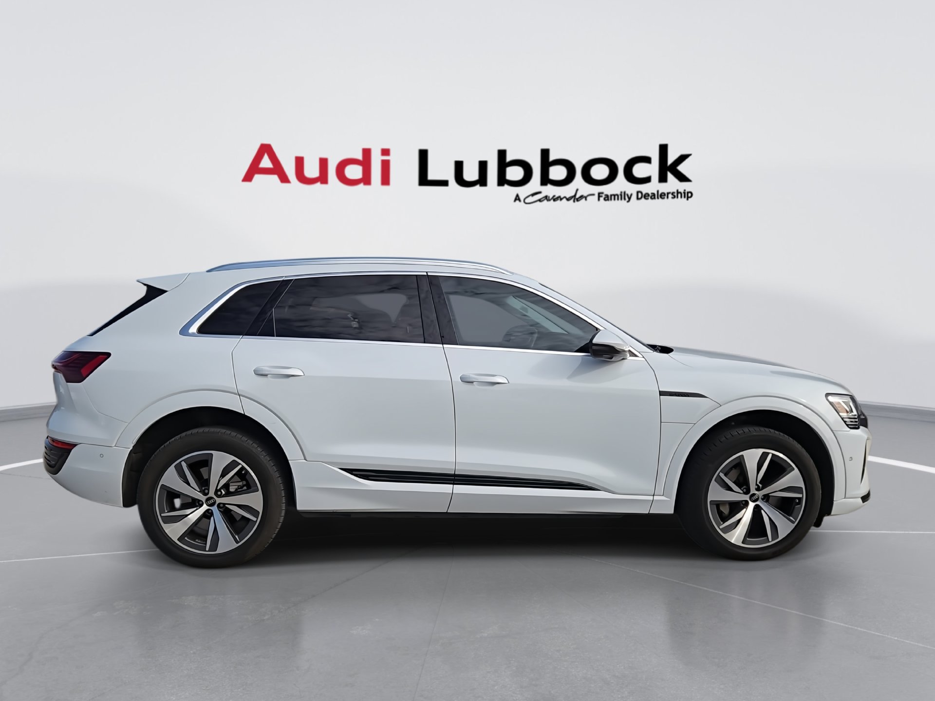 Used 2024 Audi Q8 e-tron Premium Plus AWD/4WD image 9