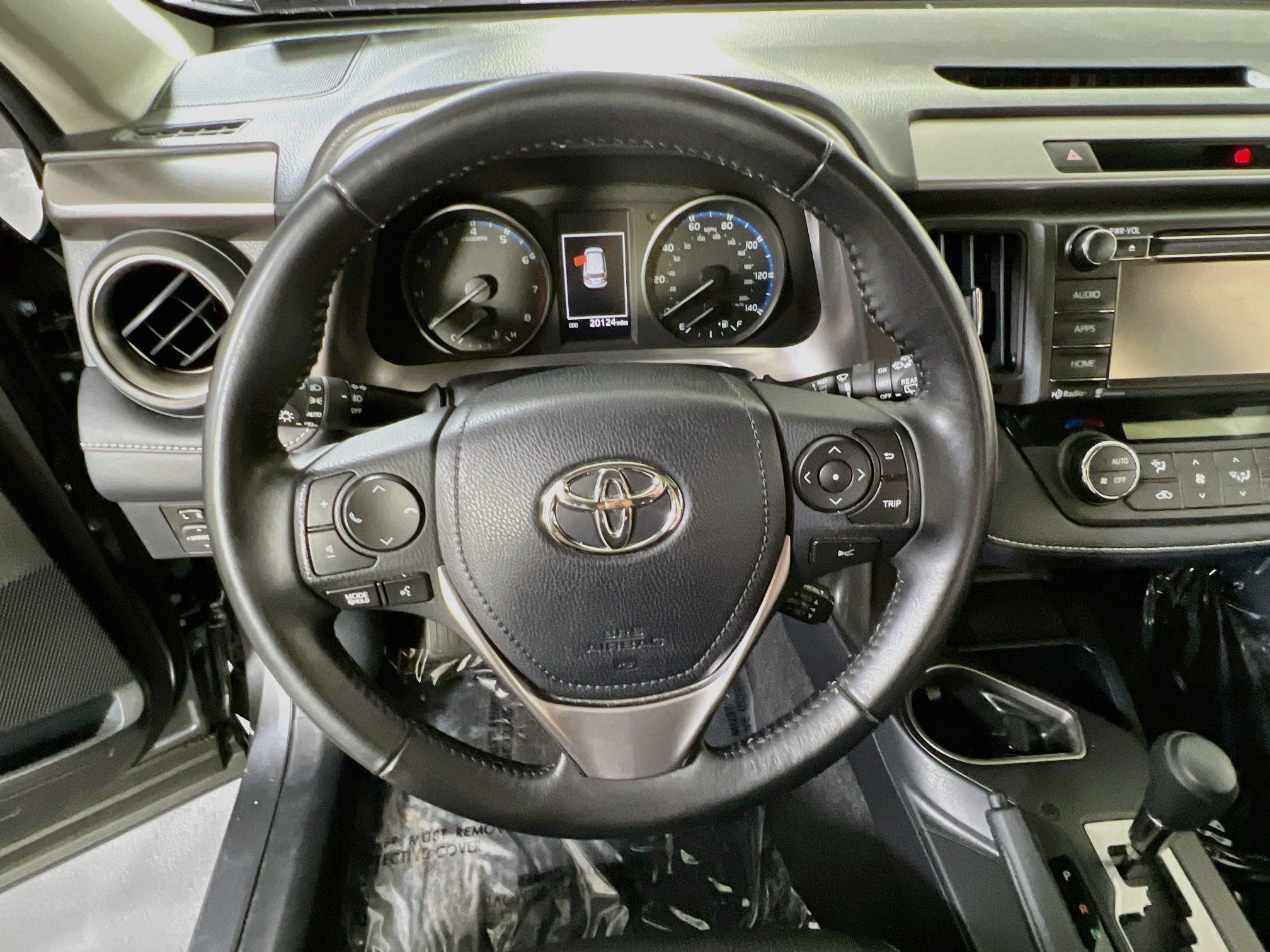 Used 2018 Toyota RAV4 XLE AWD/4WD image 11
