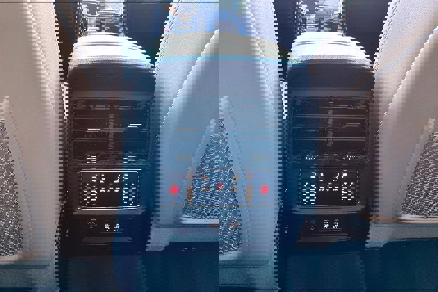 Used 2019 Audi Q8 Premium Plus image 33