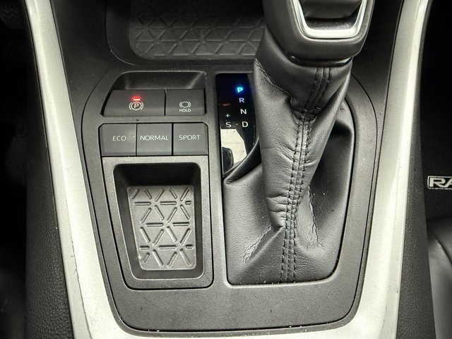 Used 2022 Toyota RAV4 XLE Premium image 23