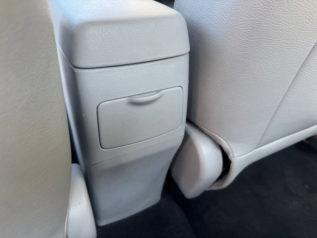 Used 2010 Toyota Corolla LE image 19