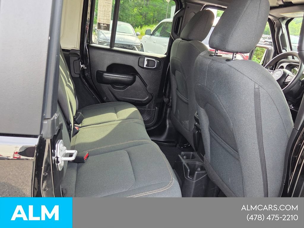 Used 2025 Jeep Wrangler Unlimited Sport AWD/4WD image 16