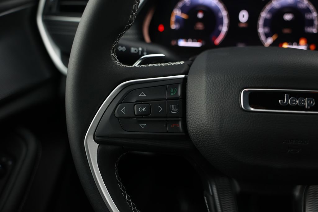 New 2025 Jeep Grand Cherokee Laredo image 17