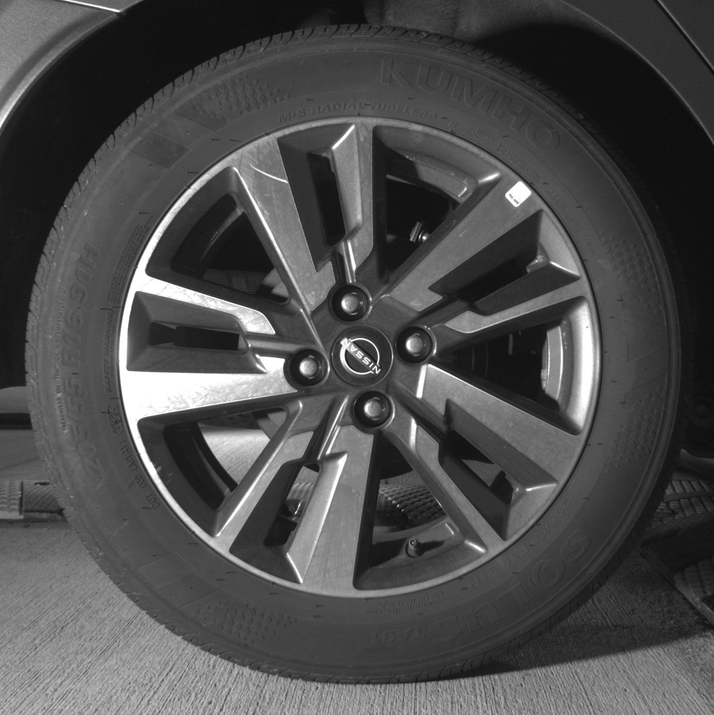 Used 2025 Nissan Versa SV image 15