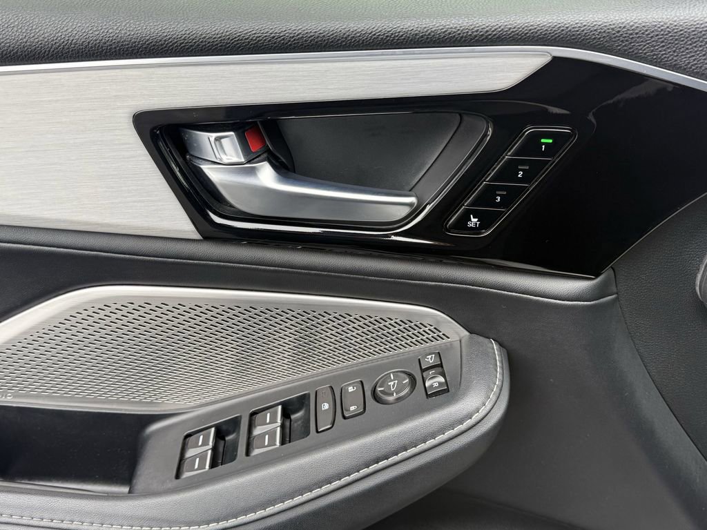 Used 2023 Acura MDX FWD w/ Technology Package image 16