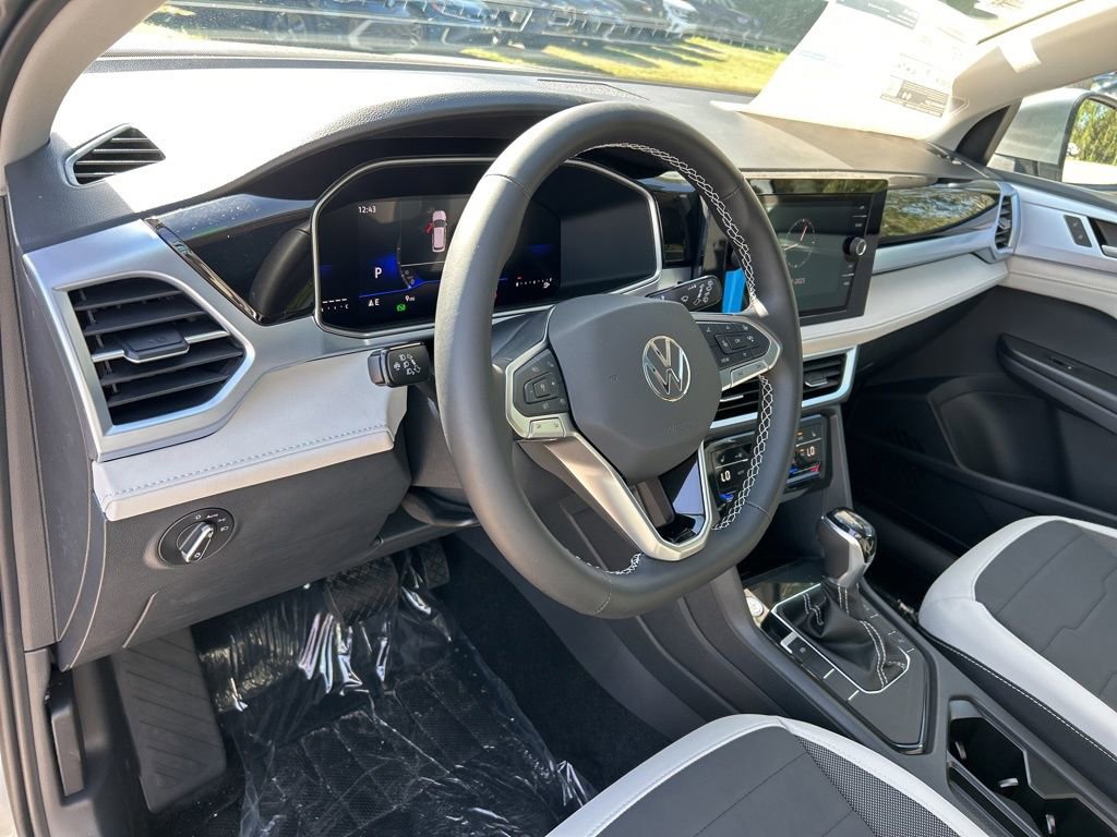 New 2026 Volkswagen Taos SE image 22