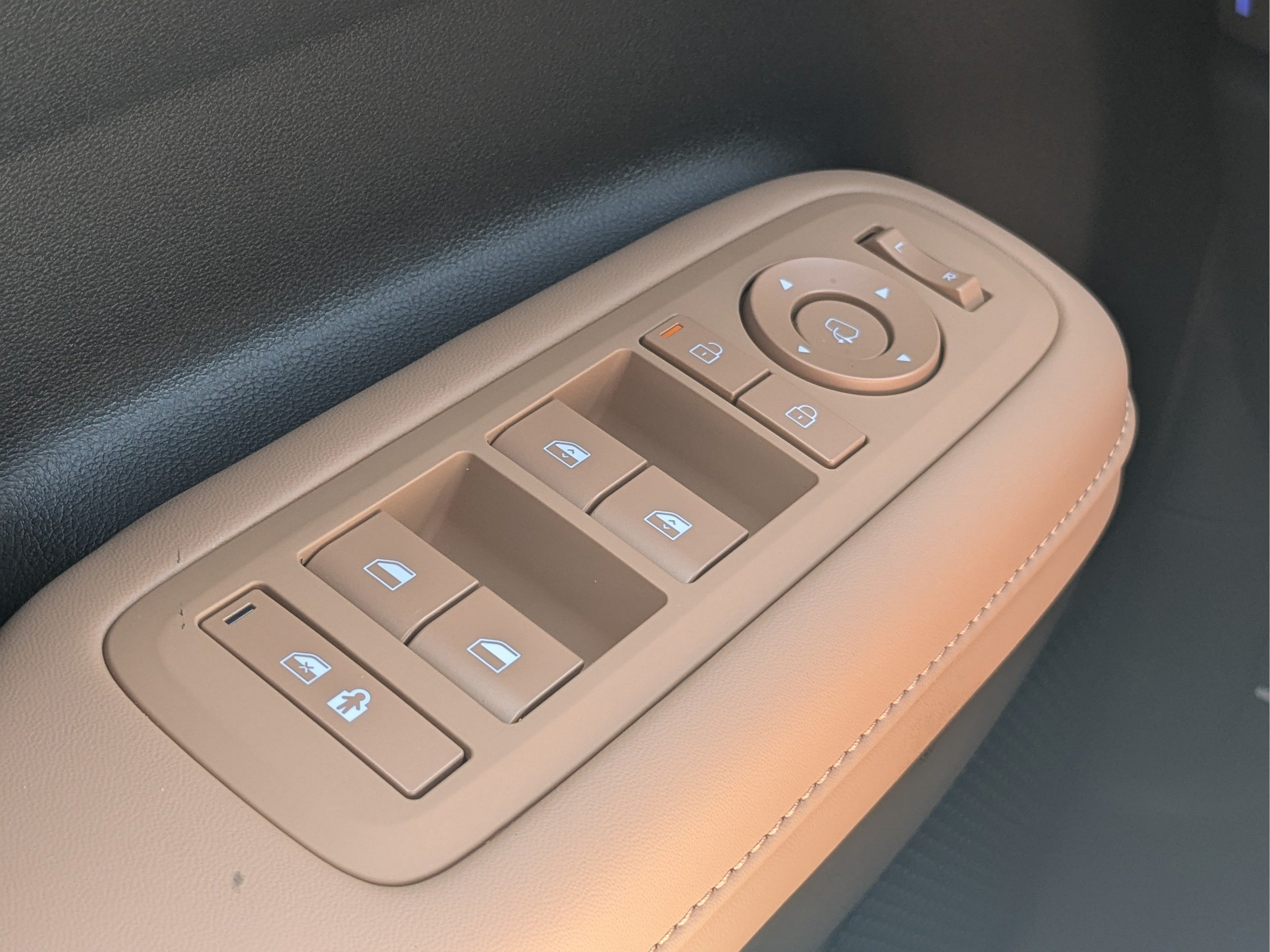 New 2027 Hyundai Santa Fe Limited FWD image 27