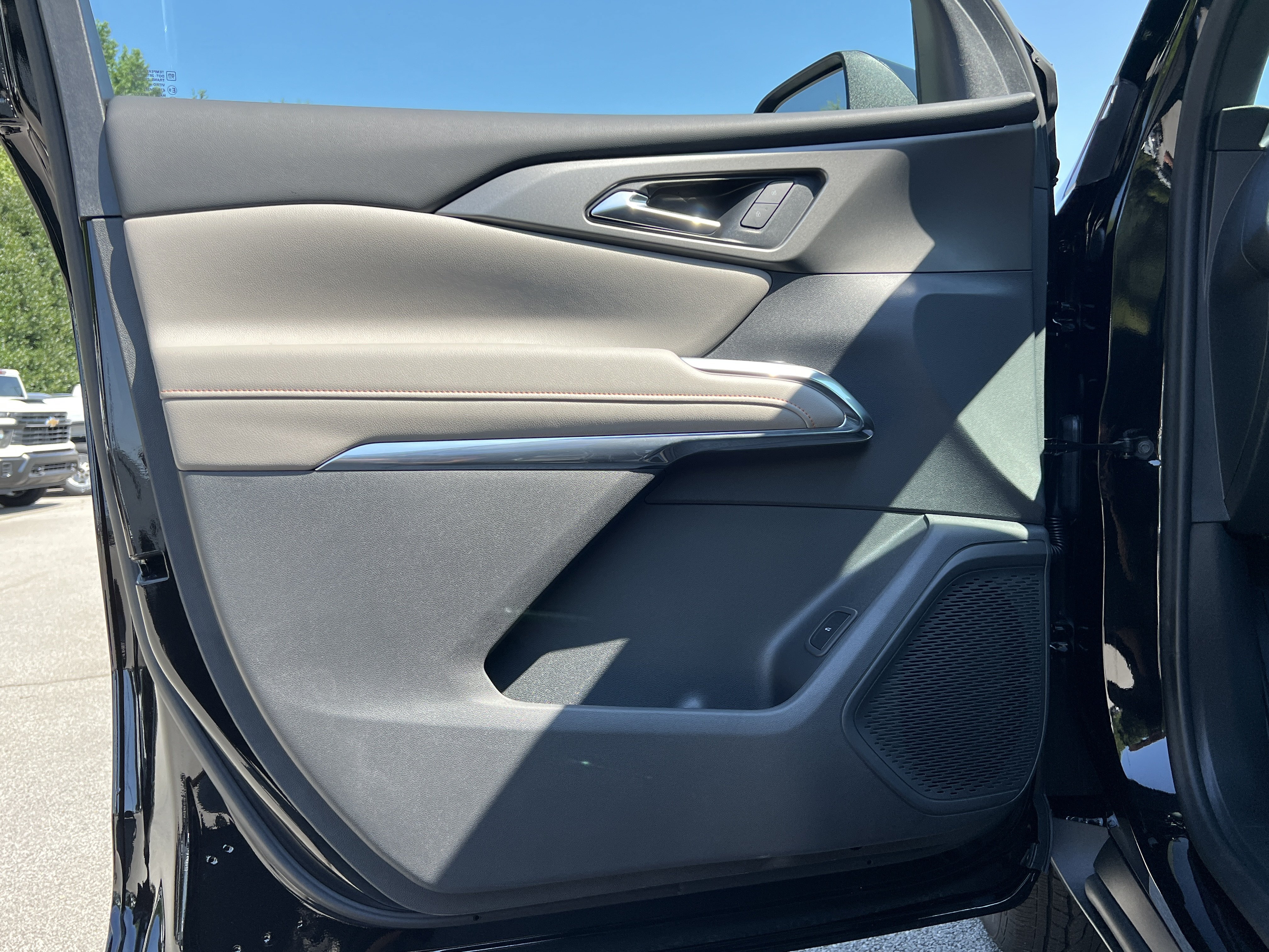 New 2026 Chevrolet Traverse LT w/ Sun and Wheel Package FWD image 15