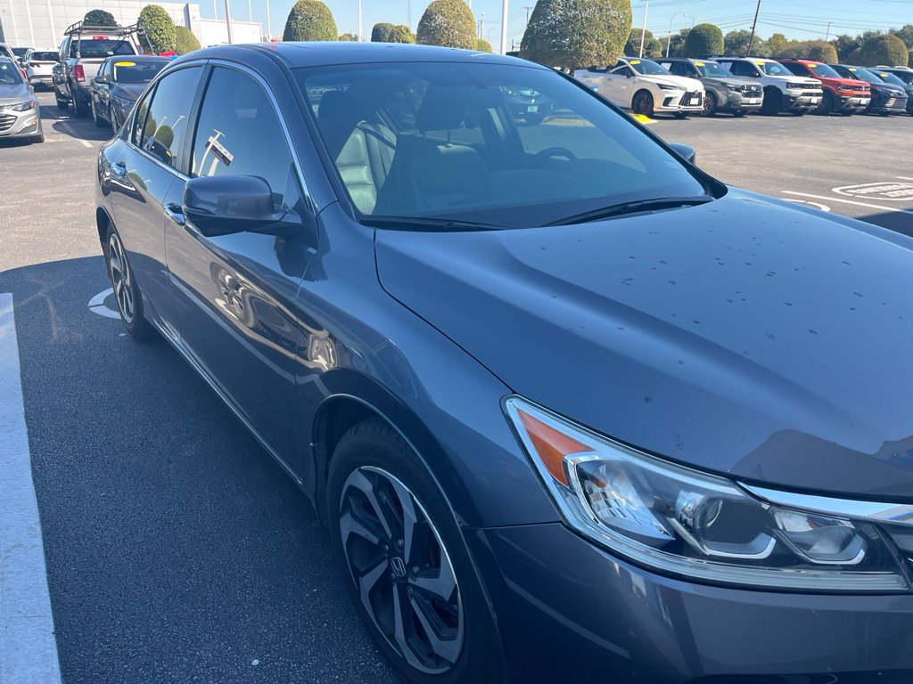 Certified 2017 Honda Accord EX-L image 3