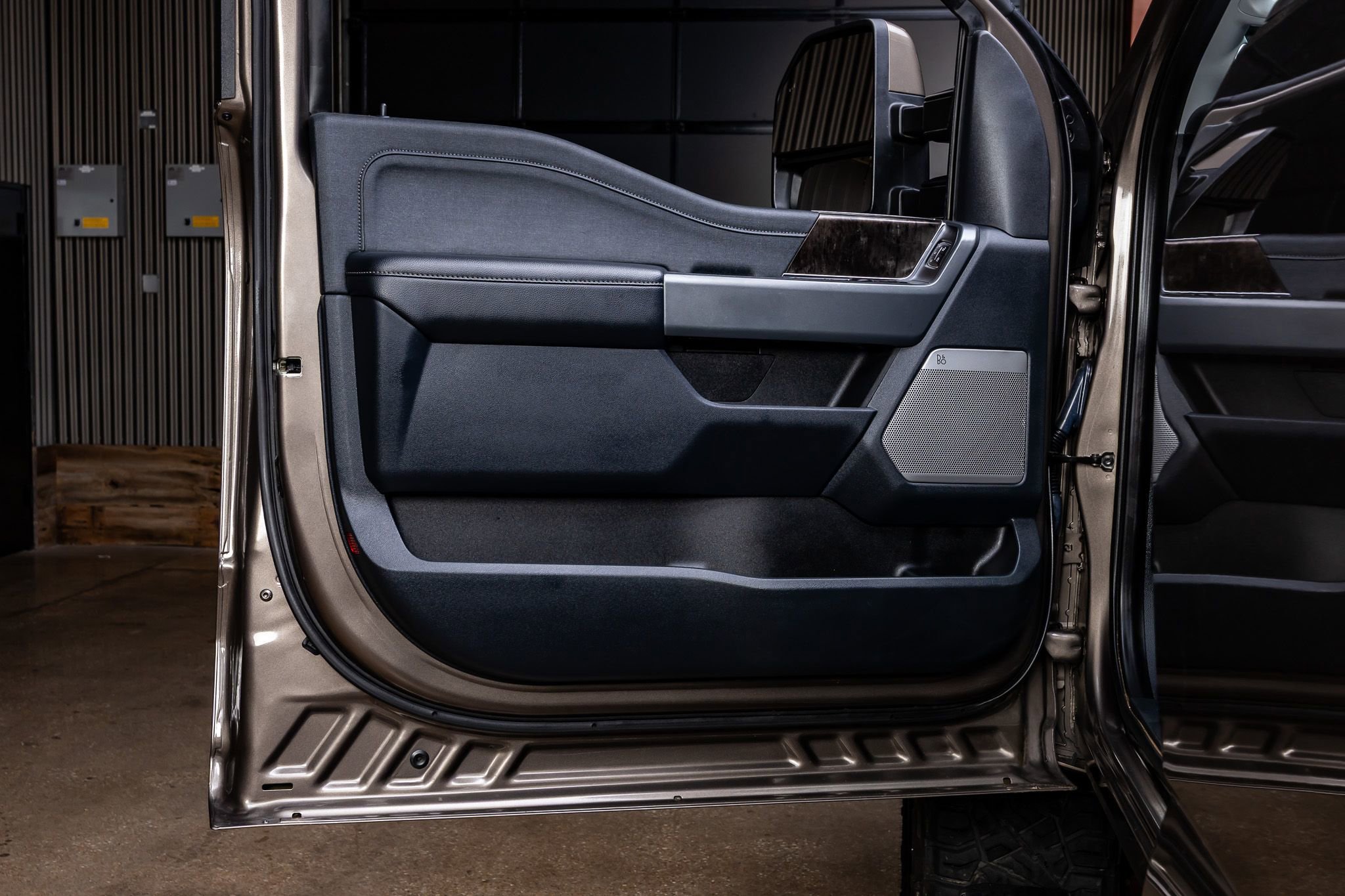 Used 2023 Ford F250 Lariat w/ Lariat Ultimate Package image 35