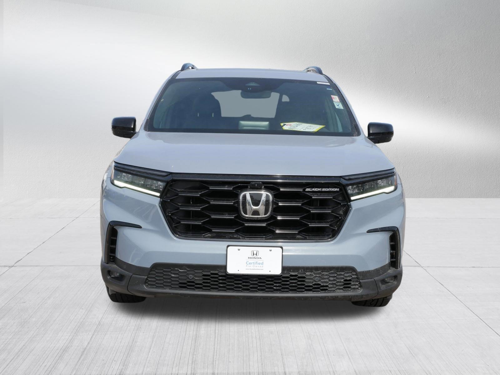 Certified 2025 Honda Pilot Black Edition image 2