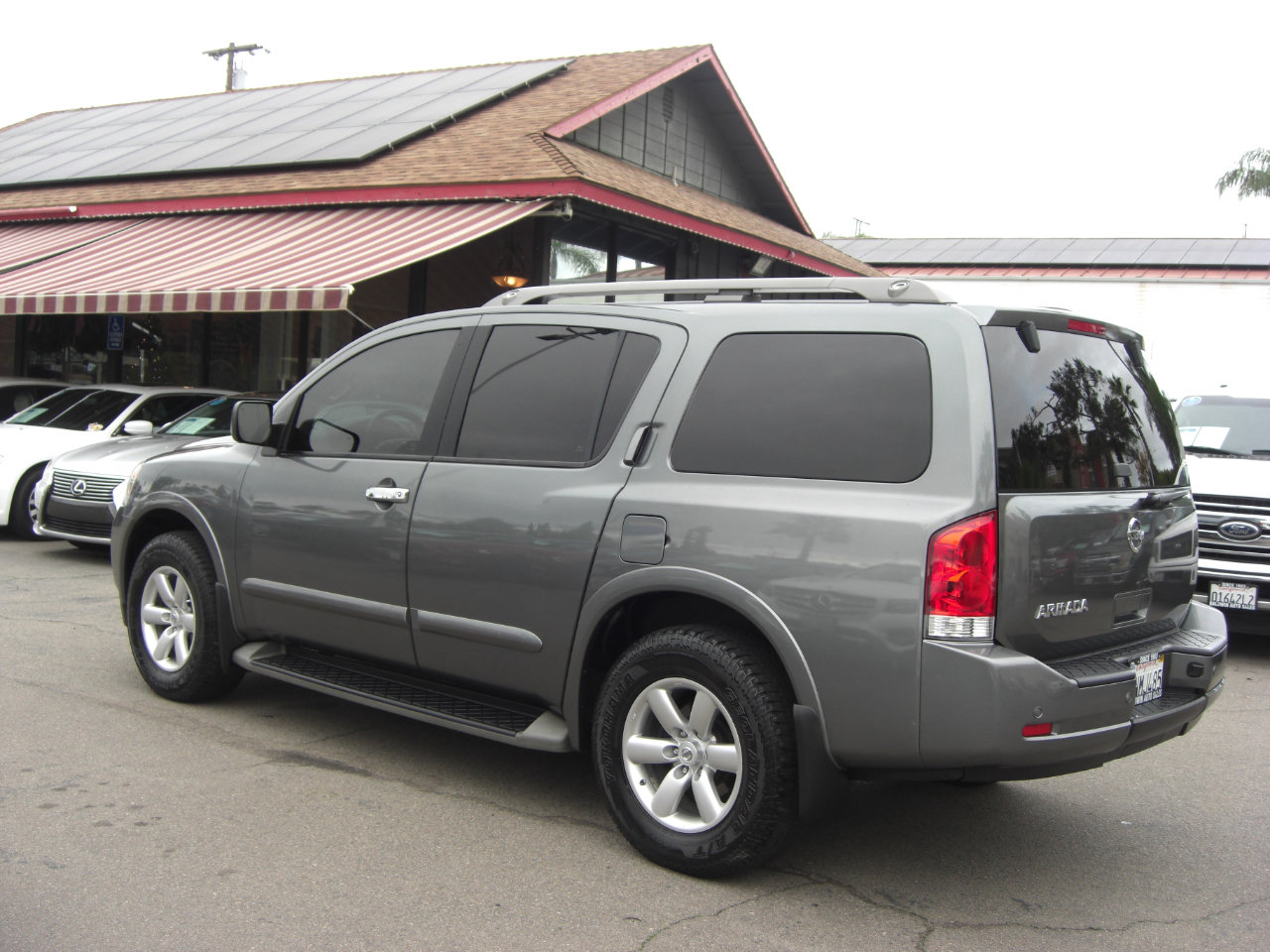 Used 2015 Nissan Armada SV image 10
