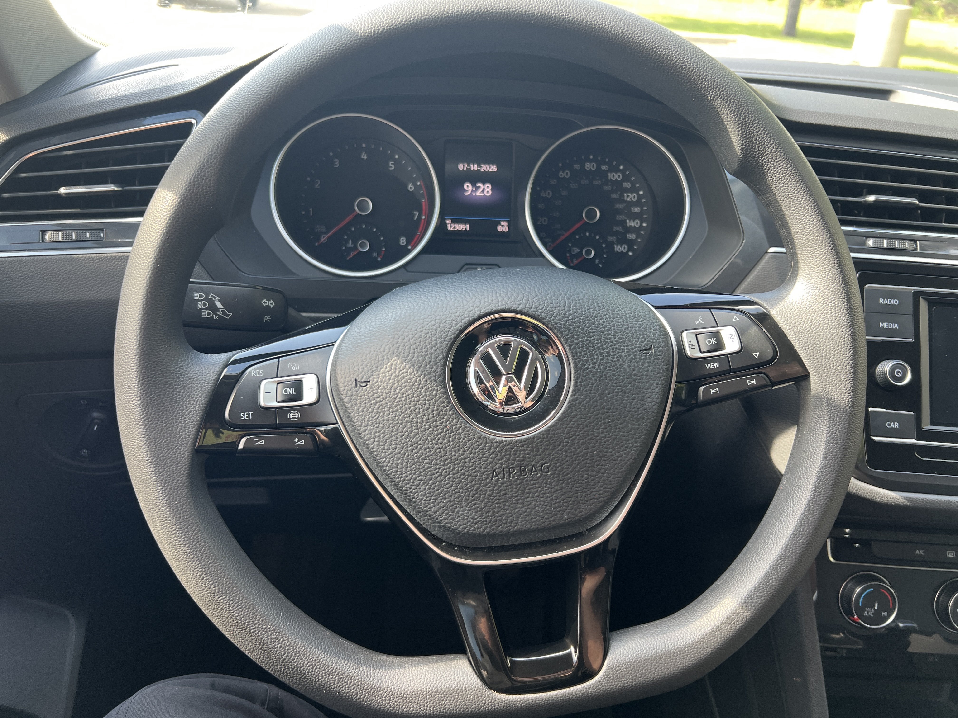 Used 2019 Volkswagen Tiguan S FWD image 15