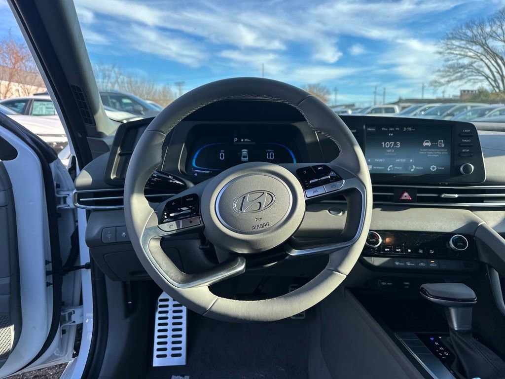 Used 2026 Hyundai Elantra Sport image 16