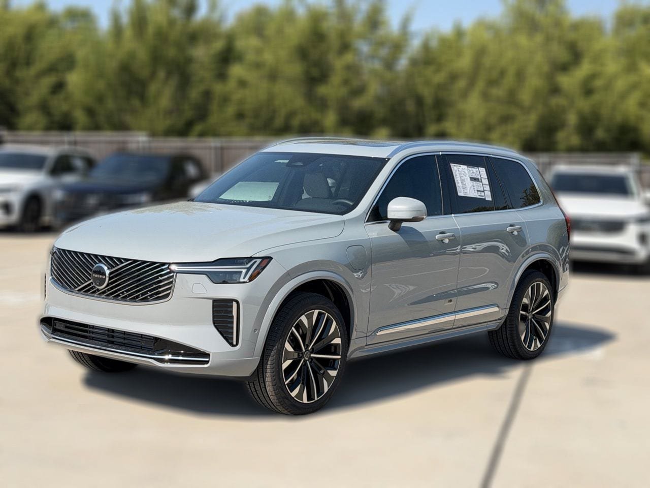 New 2026 Volvo XC90 T8 Plus AWD/4WD image 2