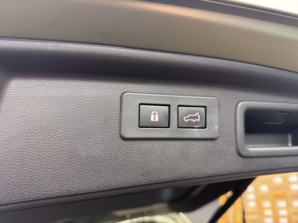 Used 2020 Subaru Forester Touring image 38