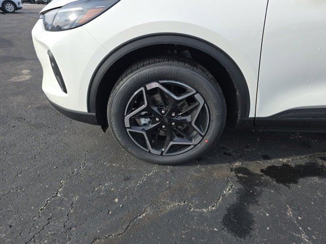 New 2026 Ford Escape Platinum w/ Premium Technology Package image 9