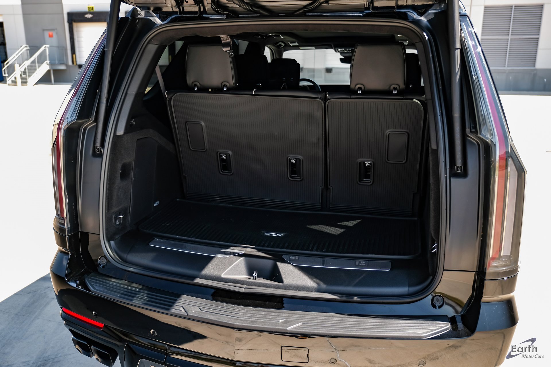 Used 2025 Cadillac Escalade V image 98