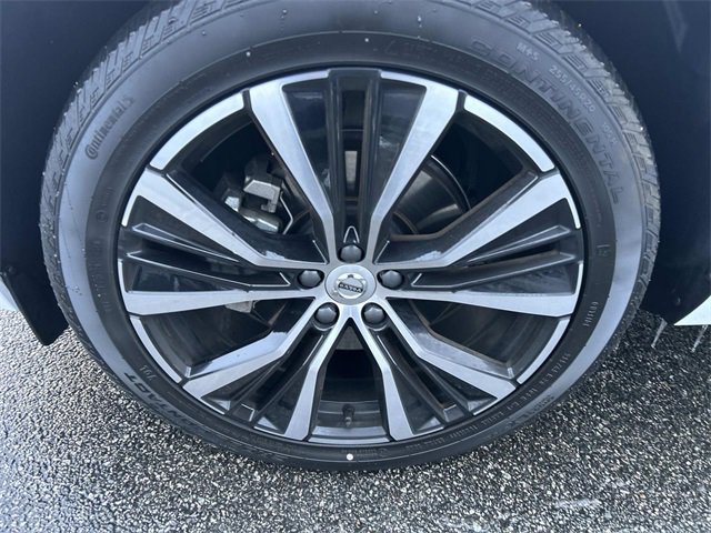 Used 2024 Volvo XC60 B5 Plus w/ Protection Package Premier image 9