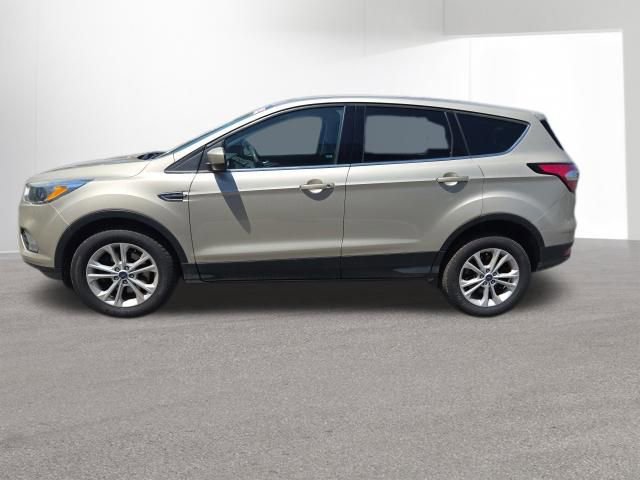 Used 2017 Ford Escape SE w/ SE Cold Weather Package AWD/4WD image 2