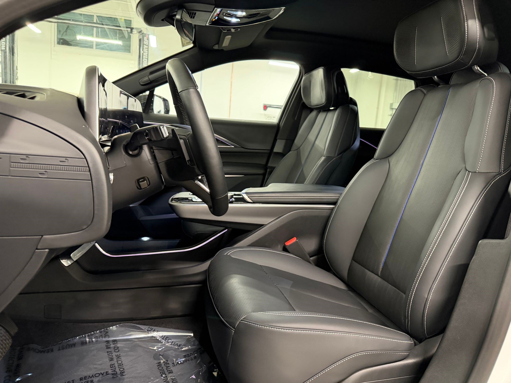 Certified 2024 Cadillac Lyriq Luxury RWD image 5