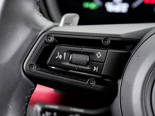 Used 2025 Porsche Cayenne image 14