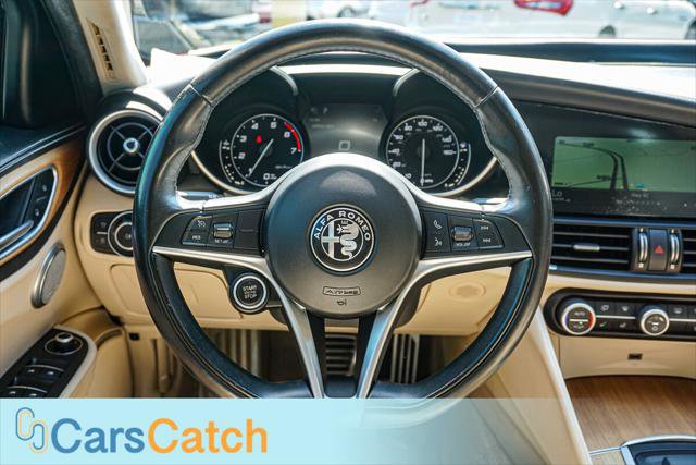 Used 2017 Alfa Romeo Giulia Ti w/ Lusso Light Wood Package image 32