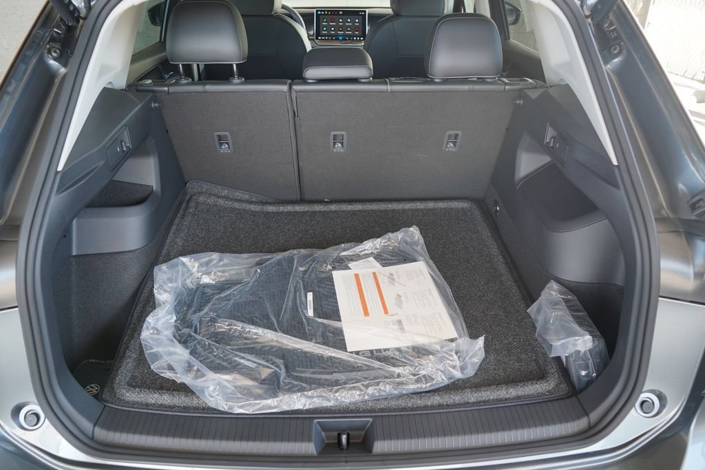 New 2026 Volkswagen Tiguan SE FWD image 13