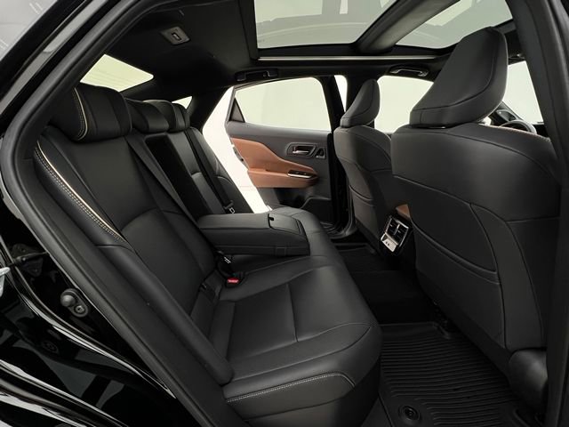 Used 2025 Toyota Crown Limited image 16