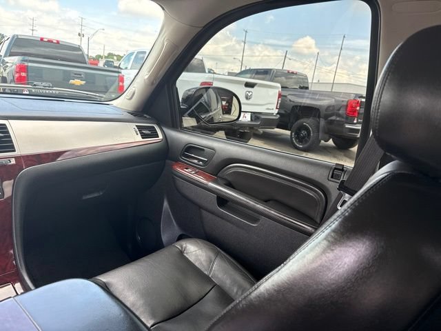Used 2011 Cadillac Escalade Premium AWD/4WD image 20