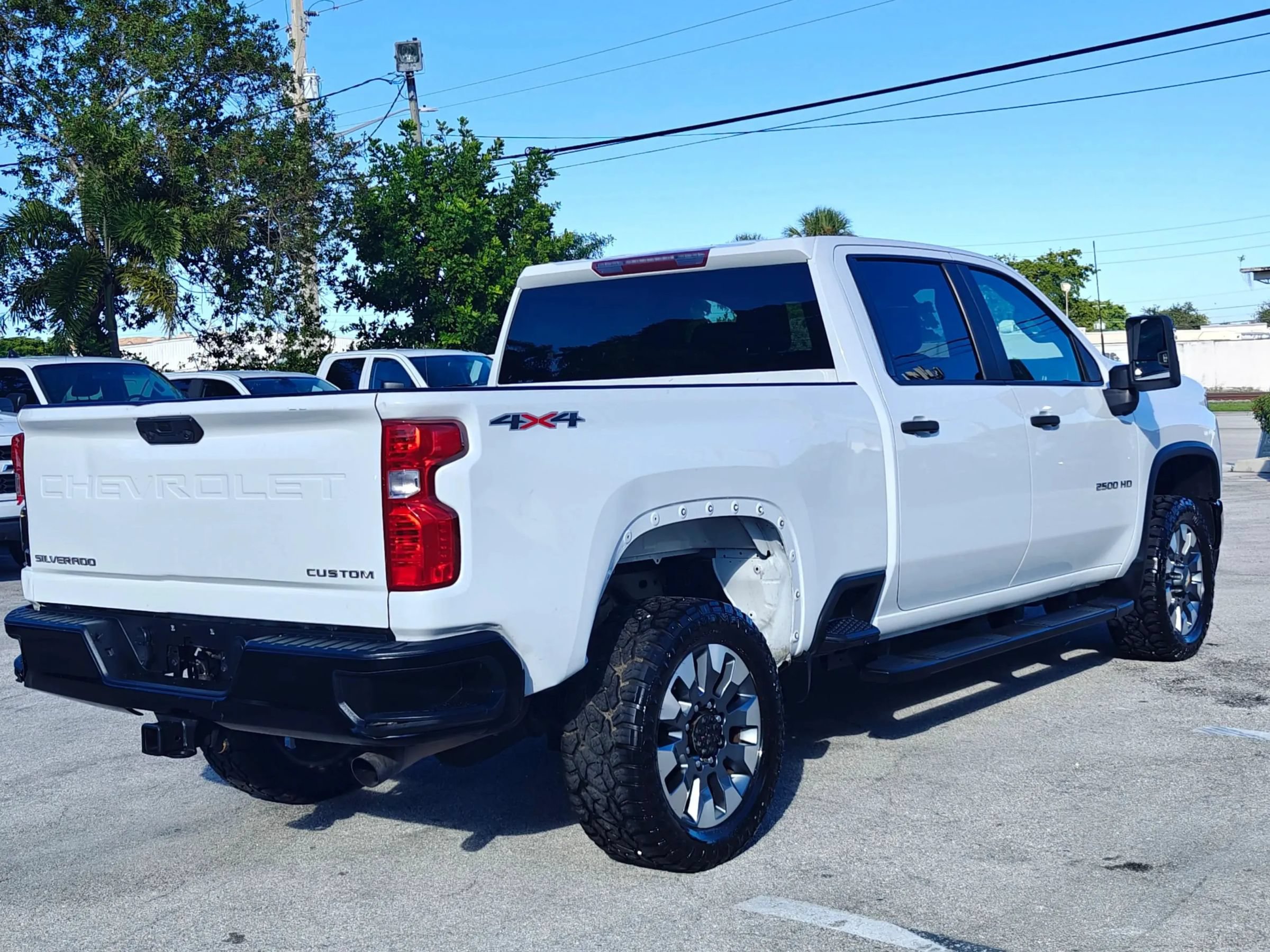 Used 2022 Chevrolet Silverado 2500 Custom w/ Custom Value Package AWD/4WD image 6