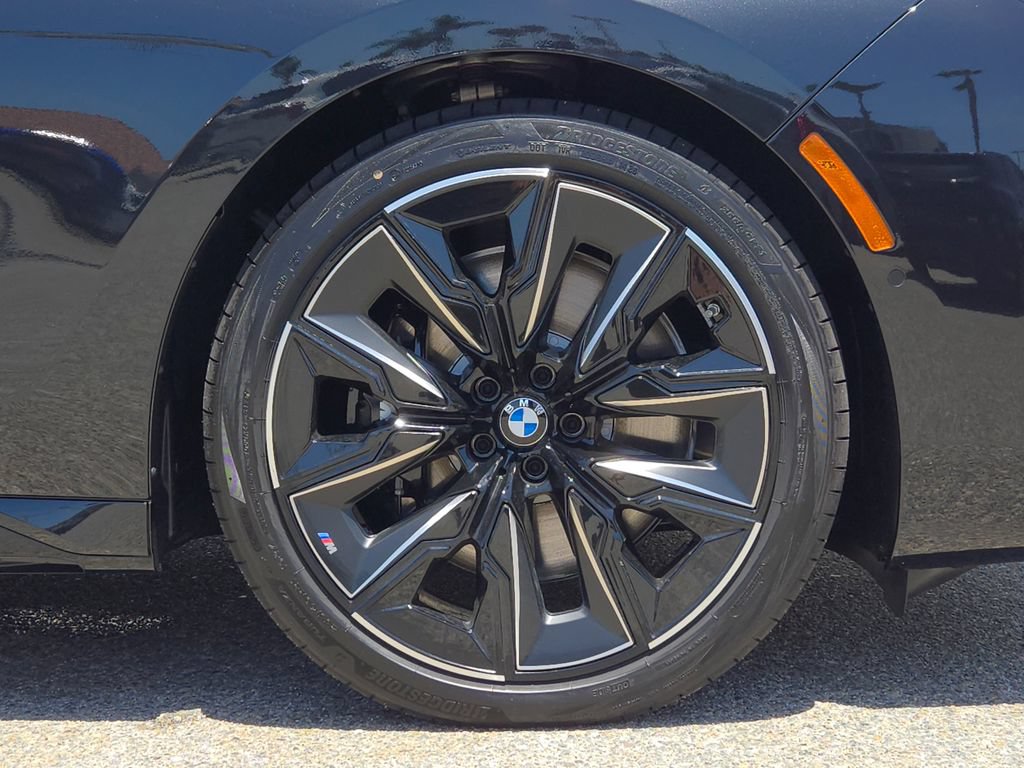 New 2026 BMW 740i w/ Premium Package RWD image 6