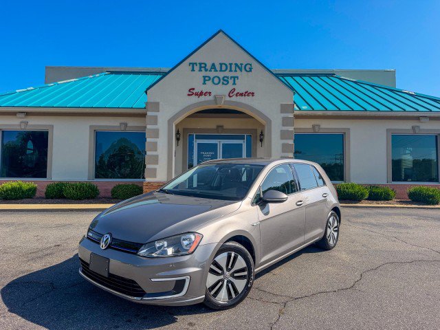 Used 2016 Volkswagen e-Golf SE FWD image 20