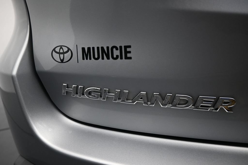 Used 2016 Toyota Highlander Plus AWD/4WD image 30