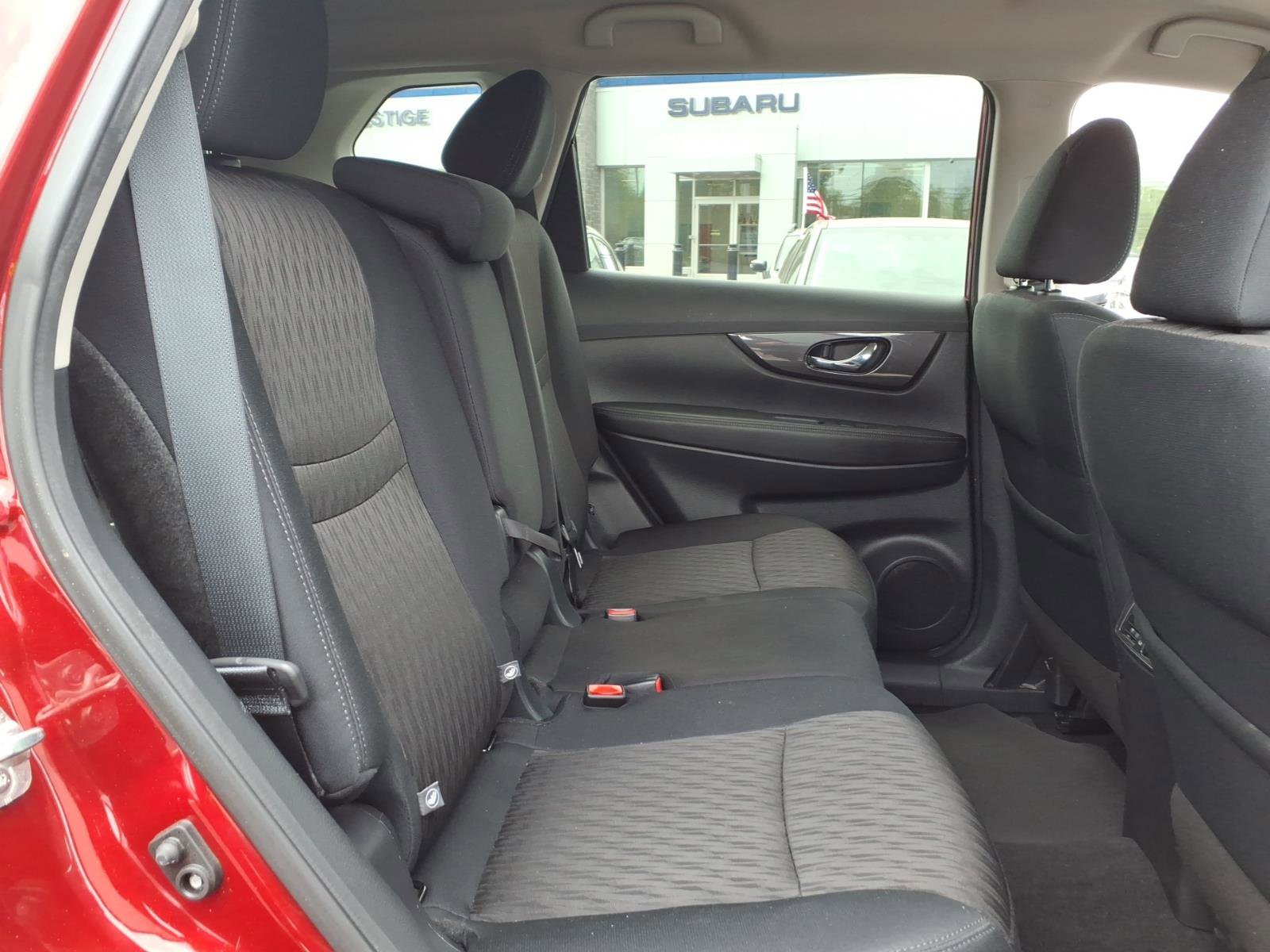 Used 2019 Nissan Rogue SV AWD/4WD image 12