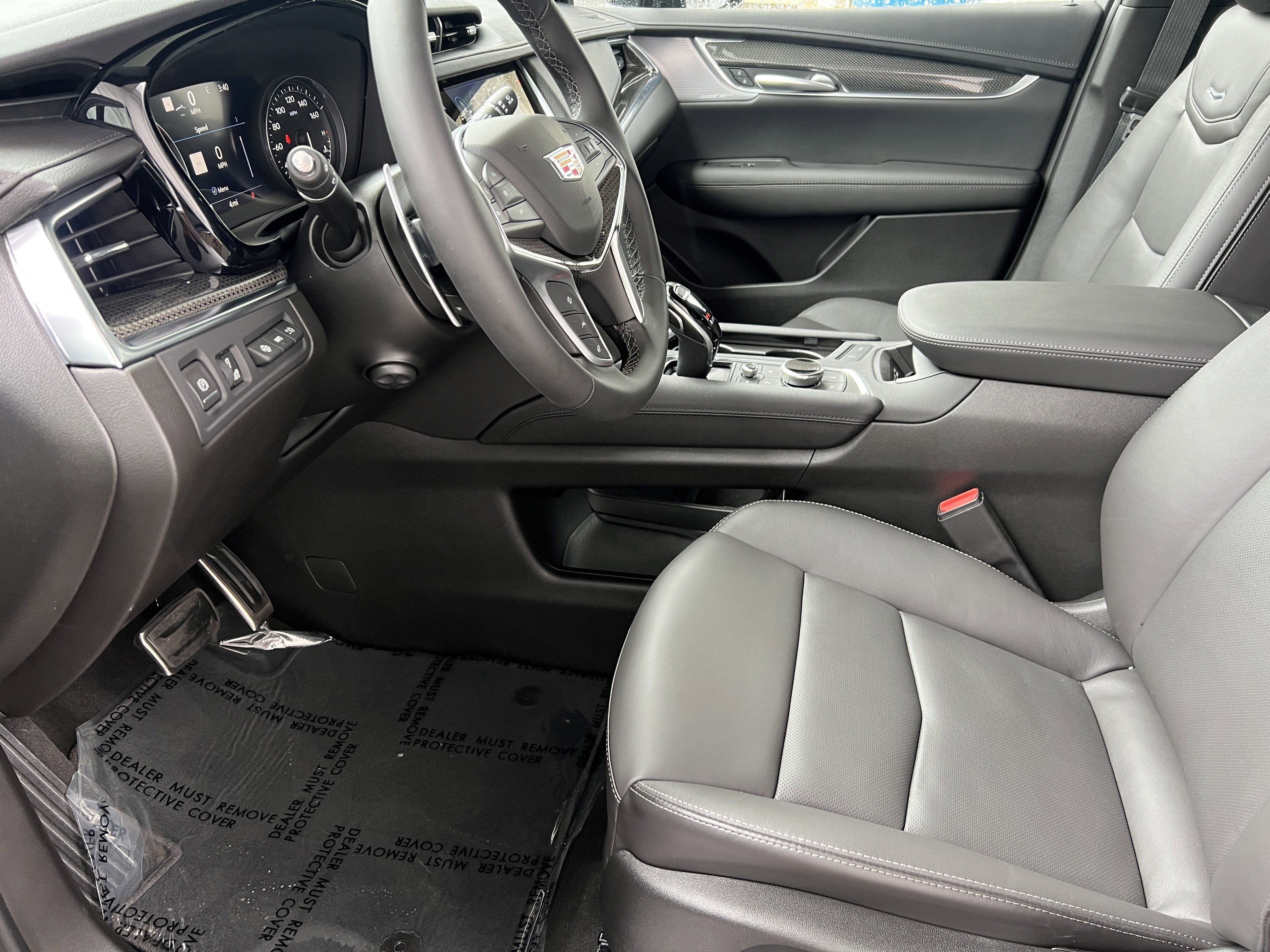 New 2026 Cadillac XT5 Sportv w/ LPO, Blue Accent Package AWD/4WD image 15