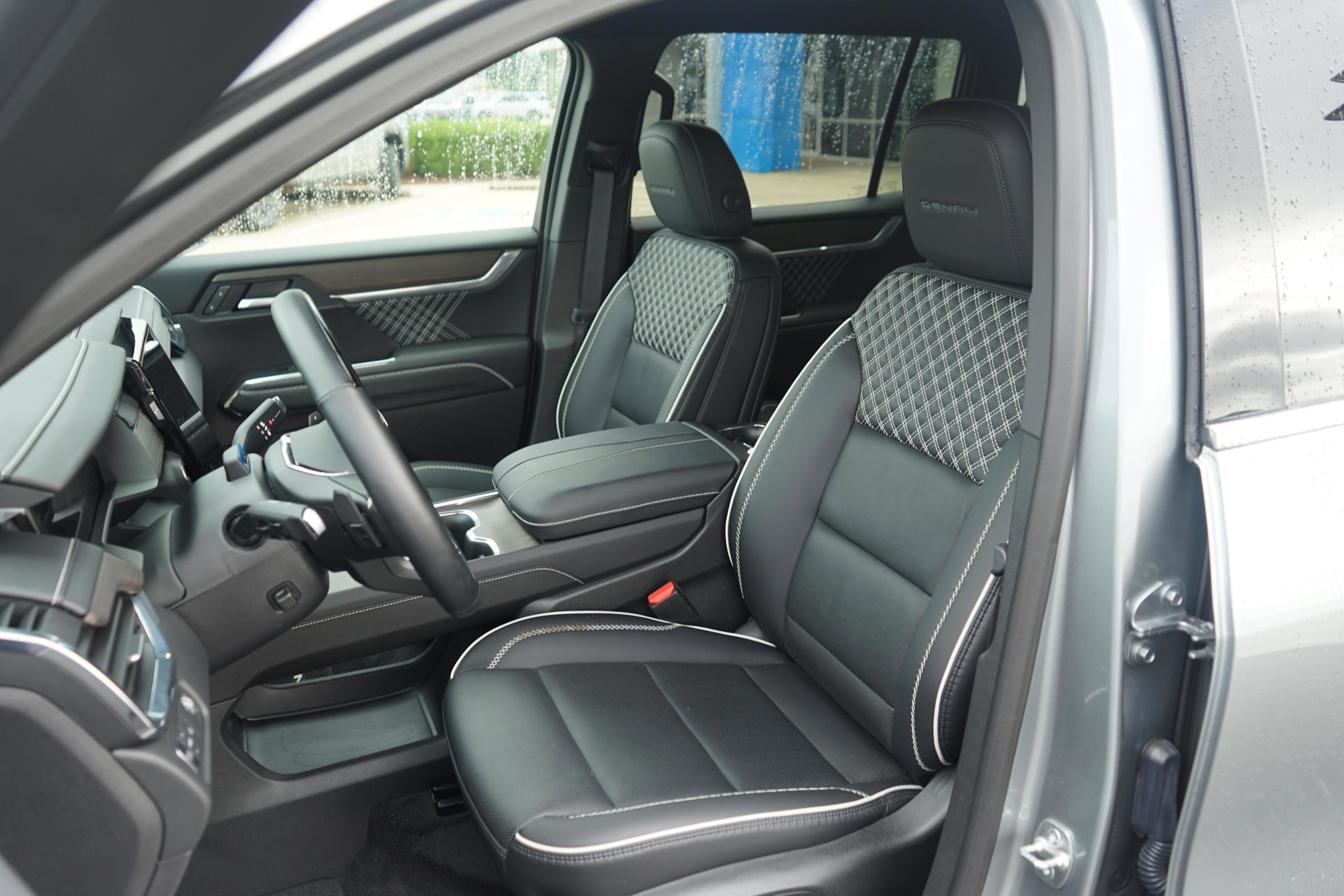 New 2025 GMC Acadia Denali w/ Super Cruise Package image 9